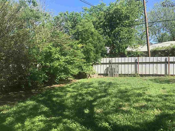 4th image of 1704 McGregor Ave