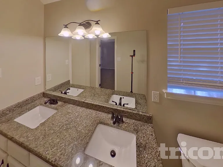 1012 Brookhaven Dr — Photo 8