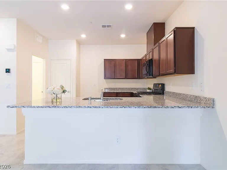 3208 Brynley Ave — Photo 5