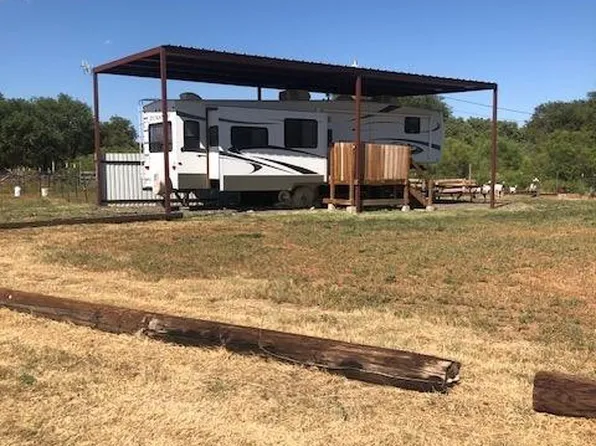 5 S Avenue F, Tahoka, TX 79373