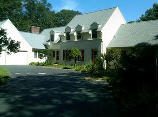 6 Greenwood Ln, Lincoln, RI 02865