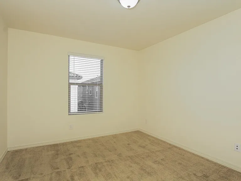 3815 S 58th Ln — Photo 13