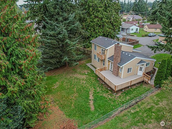 3rd image of 5116 192nd Street SW