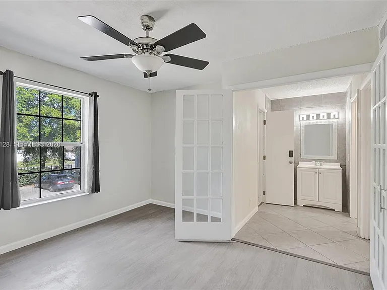 4220 NW 21st St #206 — Photo 14