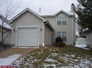 2035 Victorian Village Dr, Saint Louis, MO 63138