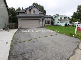 8400 Berry Patch Dr, Anchorage, AK 99502