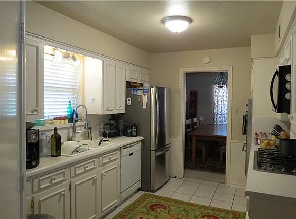 5th image of 303 Woodcrest Dr