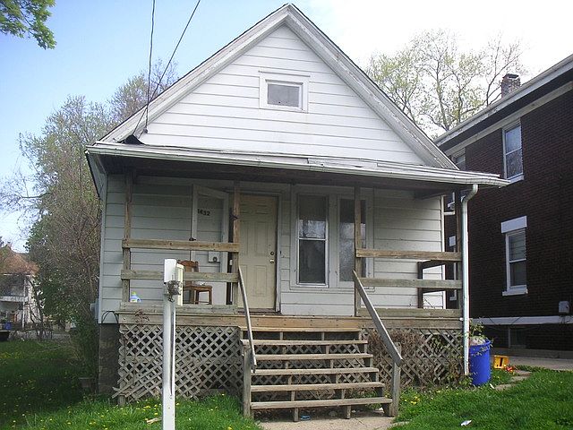 2nd image of 1432 4th Ave
