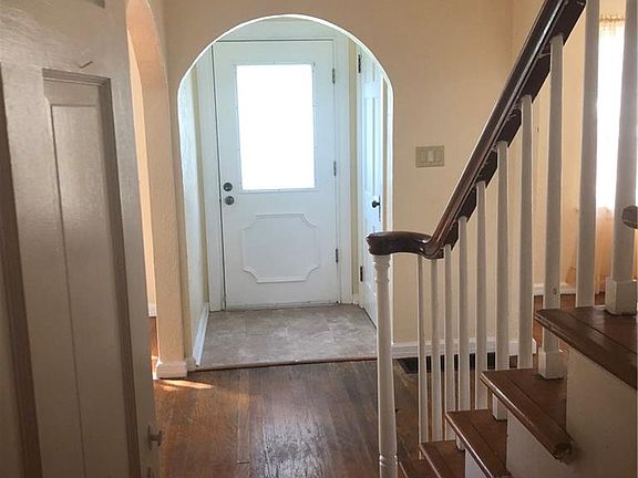 3rd image of 1810 Burroughs Dr