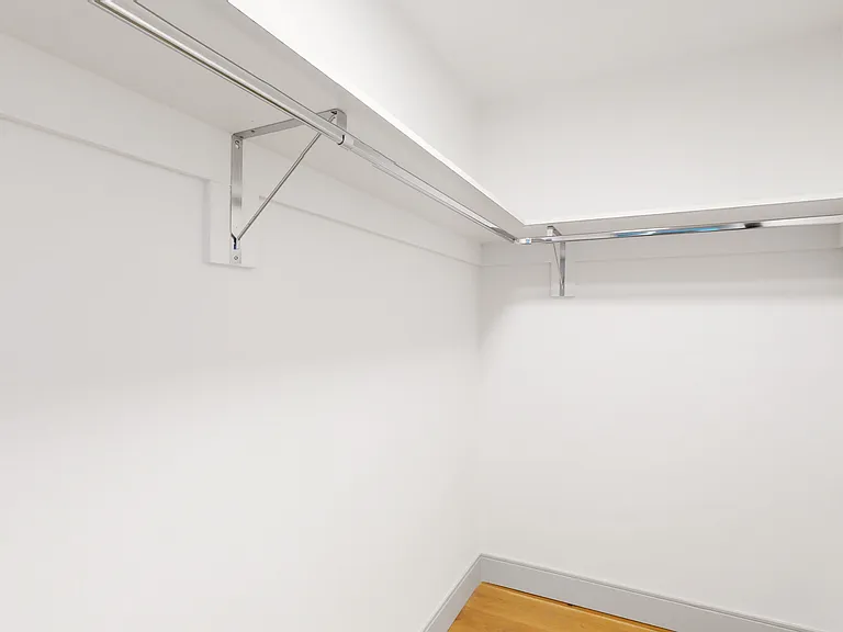 101 W 14th St #10B — Photo 11