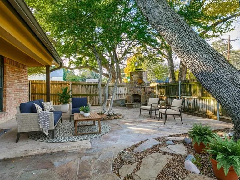 601 N Riverside Dr — Photo 43