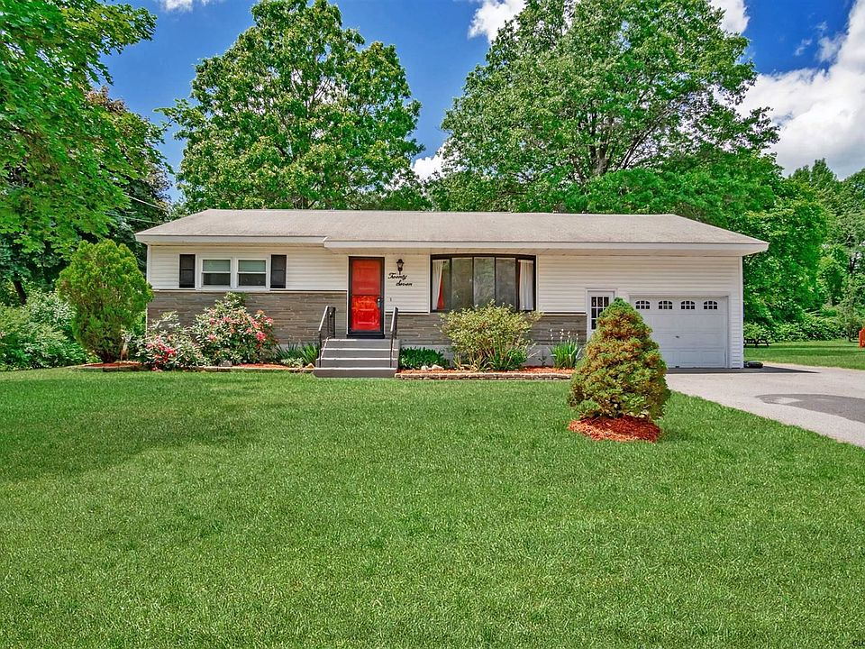 1st image of 27 Saint Anthony Ln
