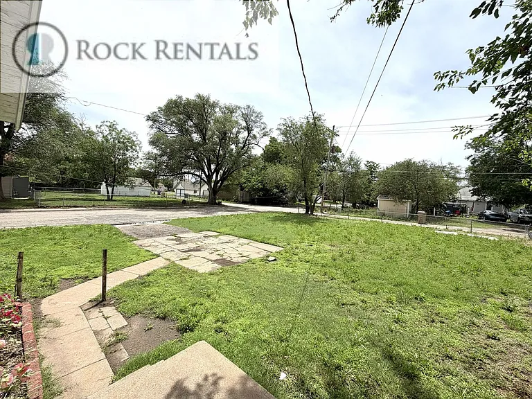 601 W 8th Ave — Photo 10