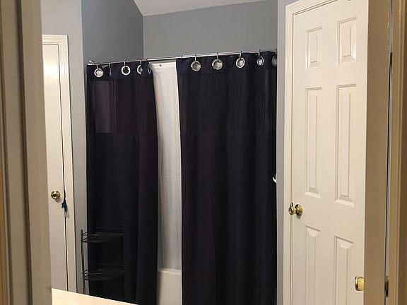 3rd image of 903 Greencliff Dr