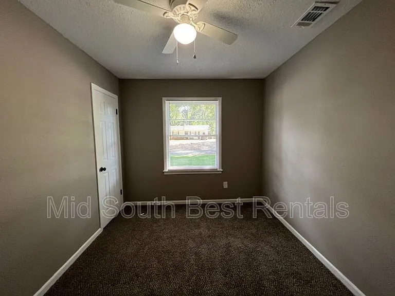 1416 Abernathy Rd — Photo 3