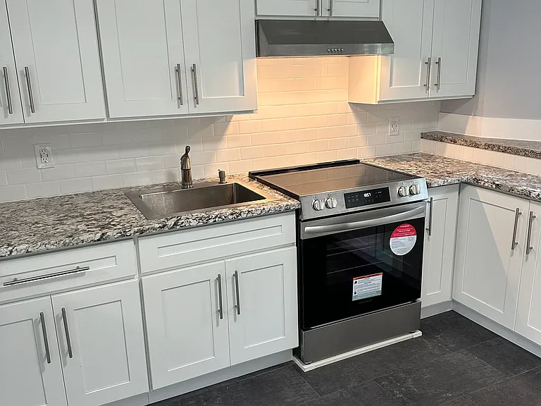 1255 Lucas Ave — Photo 4