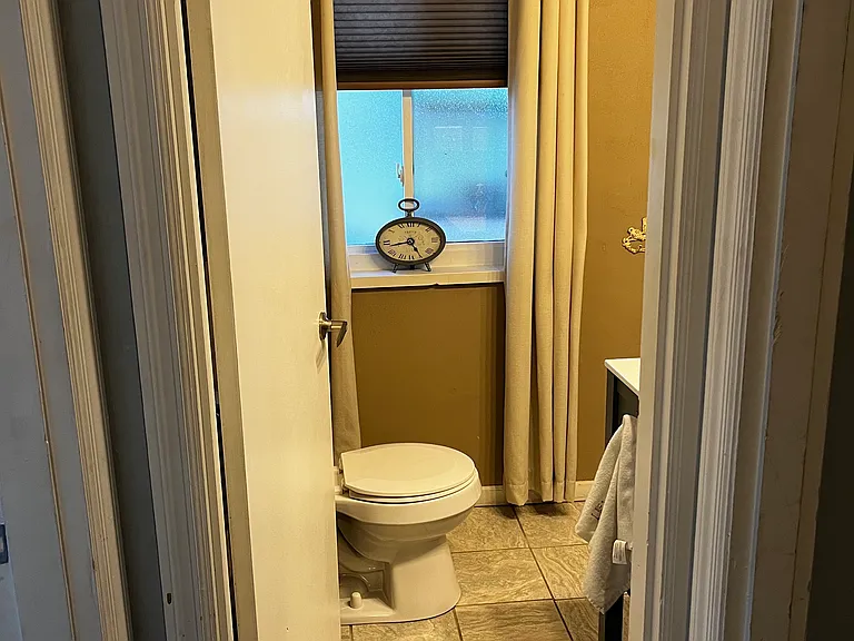 810 Richard St — Photo 29