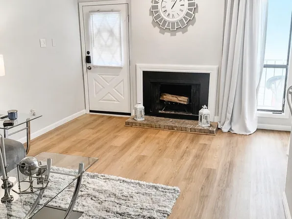 5620 Live Oak St APT 201A, Dallas, TX 75206