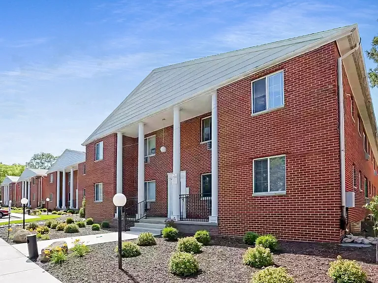 The Ridge Apartments — Photo 17