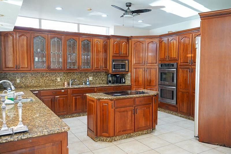 2nd image of 3830 N 40th Avenue