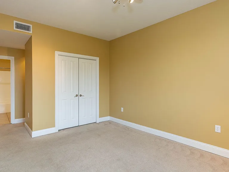 422 E Kirkwood Ave — Photo 47
