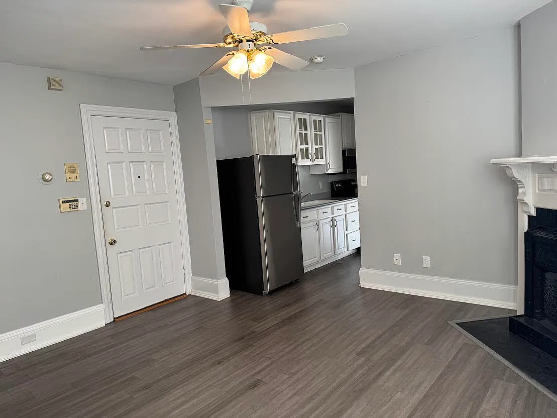 1 bed, 848 sqft, $1,475 — Photo 2