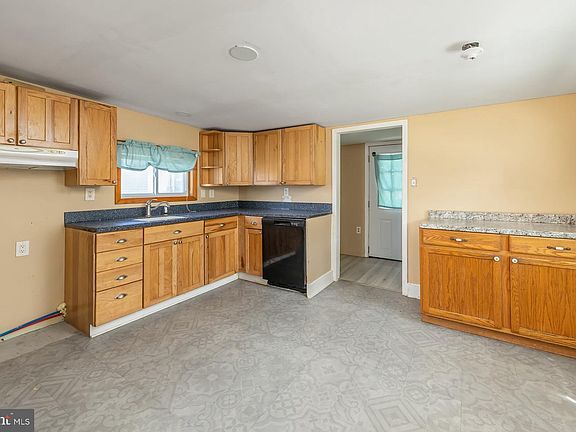 4th image of 253 New Jersey Ave
