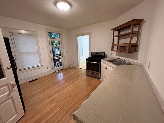 5th image of 145-151-225 Sampson St NE