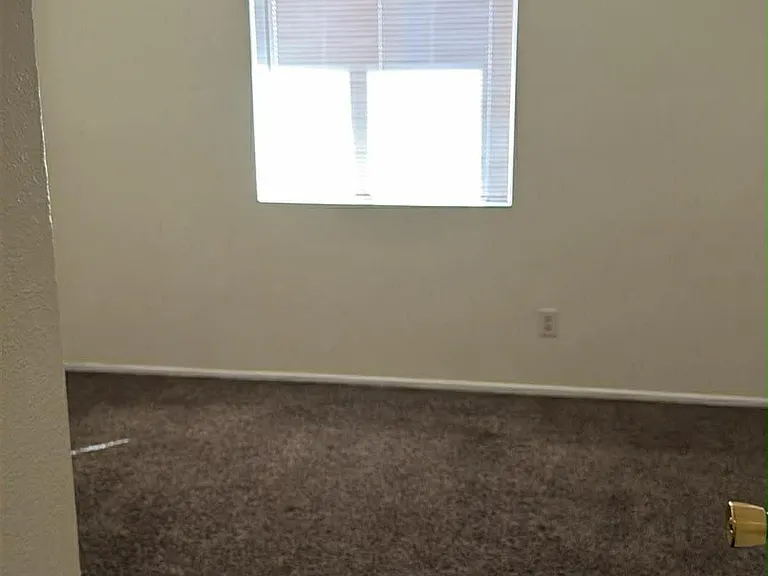 360 S 1st Ave #10 — Photo 3