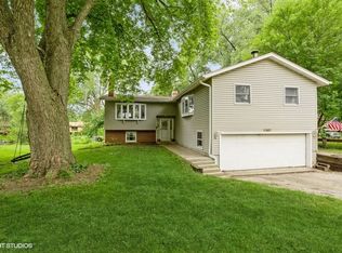 1409 N Freund Ave, McHenry, IL 60050