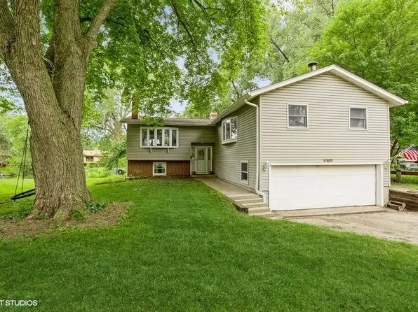 1409 N Freund Ave, McHenry, IL 60050