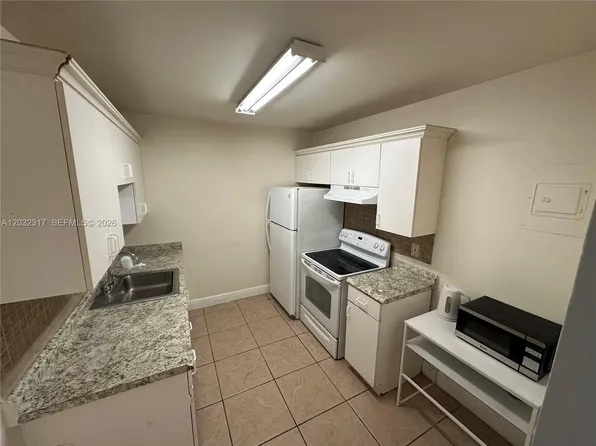 2008 Jackson St APT E7, Hollywood, FL 33020