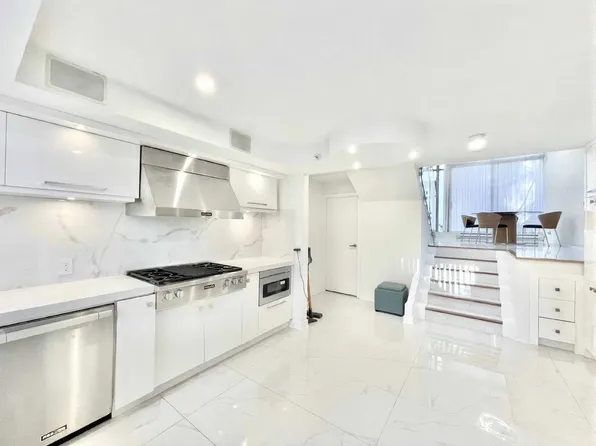 1235 Alberni St, Vancouver, BC V6E 4R4