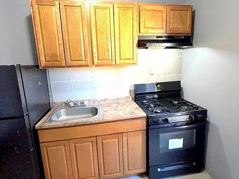 2nd image of 196 Roseville Ave #22A