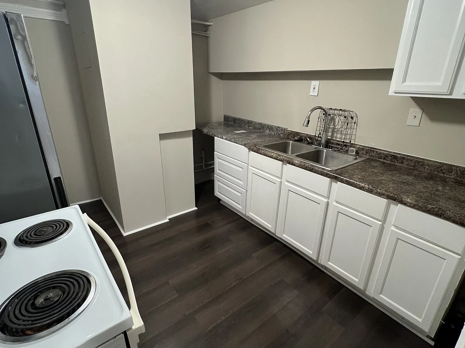 1036 Jessie St - Unit 2 — Photo 2