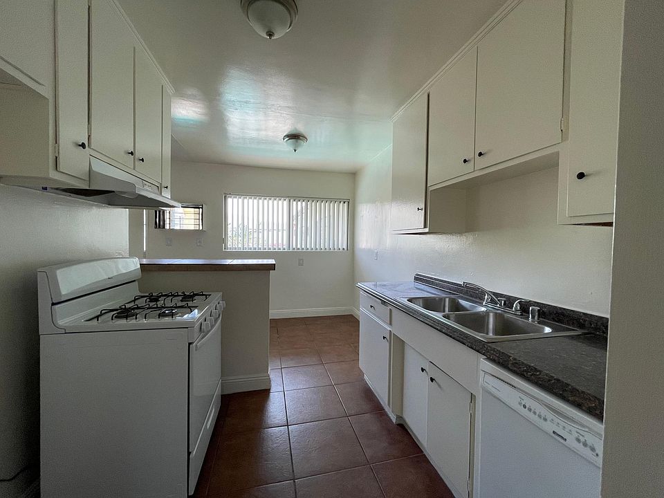 1st image of 228 W Spazier Ave #M