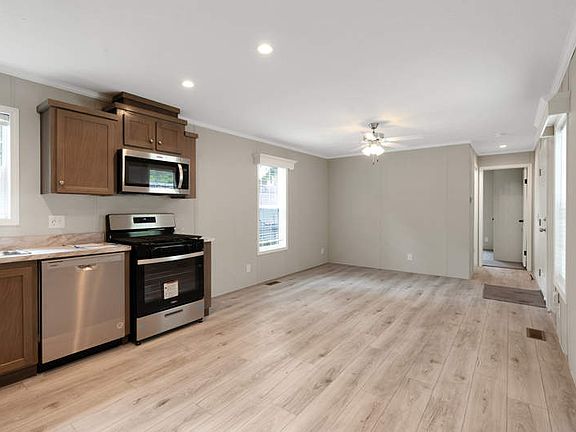 2nd image of 3055 Hillanlake Dr #139