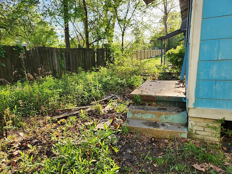 913 Lanier Ave — Photo 24
