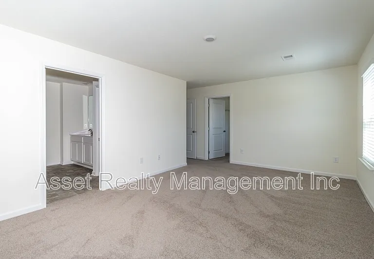 2063 Southwood Cir — Photo 33