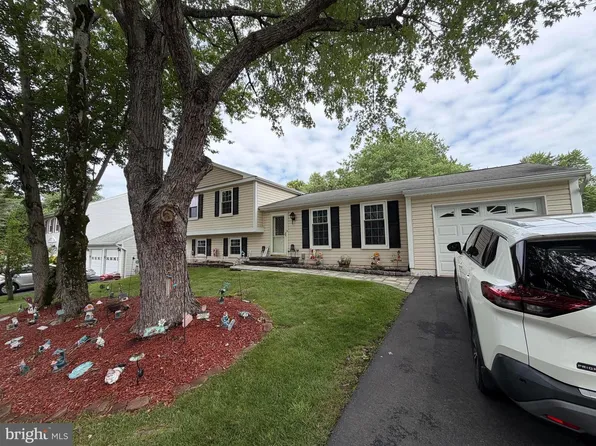 13626 Old Dairy Rd, Herndon, VA 20171