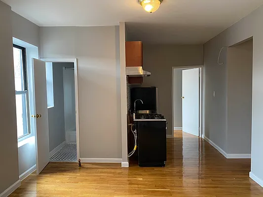 Rented by Premier One Realty LLC | media 4