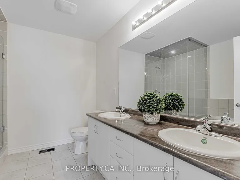 1277 Peelar Cres — Photo 17