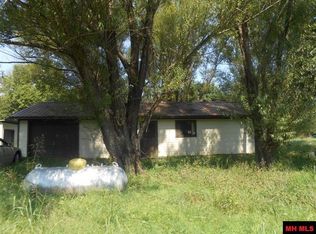 2563 Shipps Dr, Norfork, AR 72658