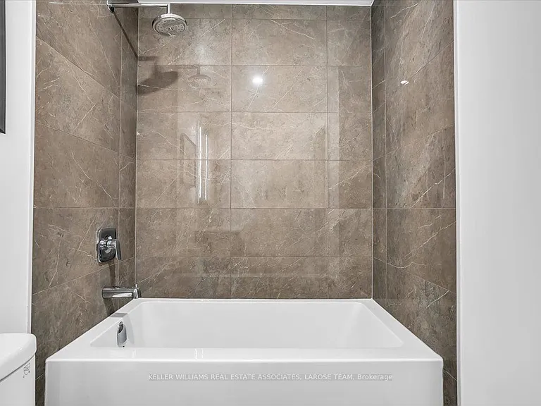 215 Lakeshore Rd W #205 — Photo 20