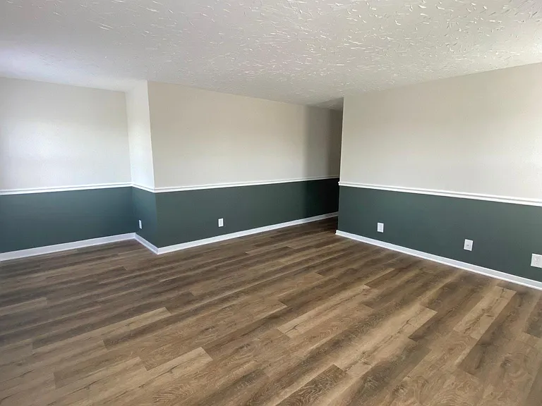 209 N Railroad St #C8 — Photo 3