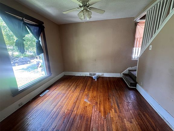 2nd image of 3923 8th St