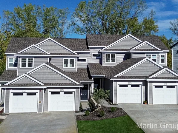 2239 NE Watertown Way, Grand Rapids, MI 49505