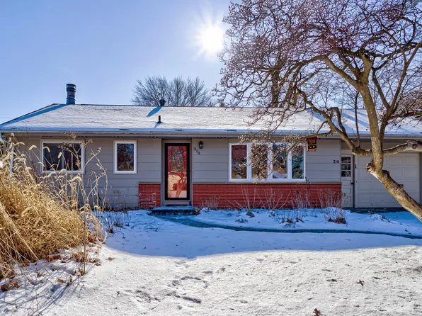 210 21st St, Ames, IA 50010