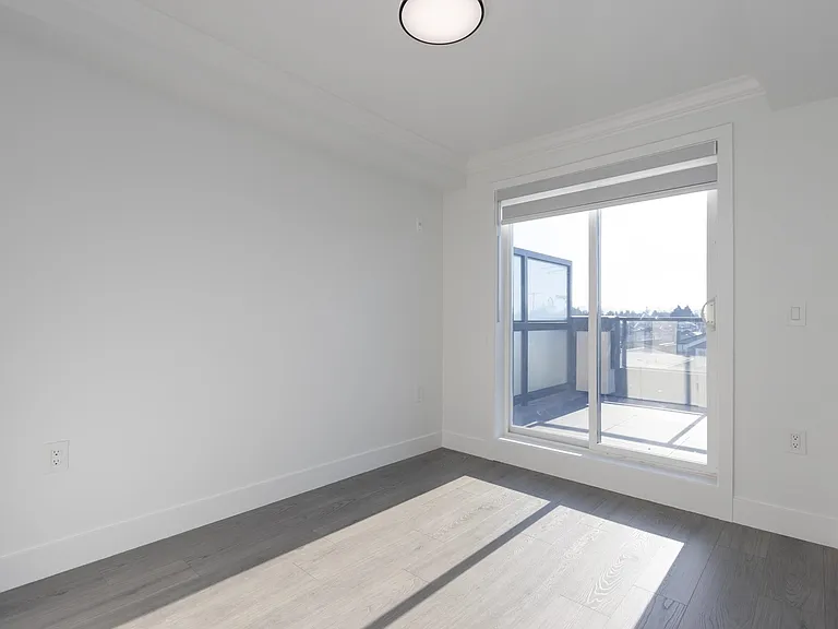 2122 E 32nd Ave #204 — Photo 20