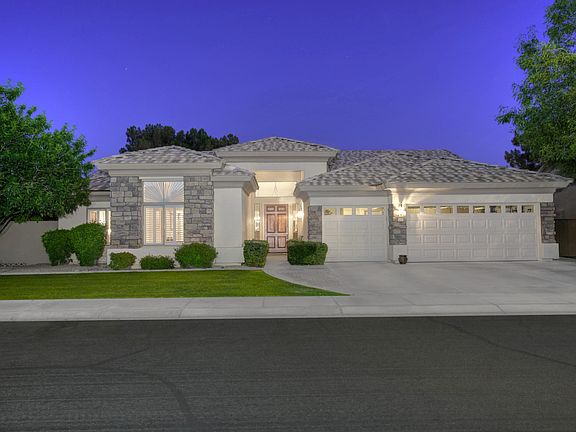 5th image of 3701 S Vista Pl